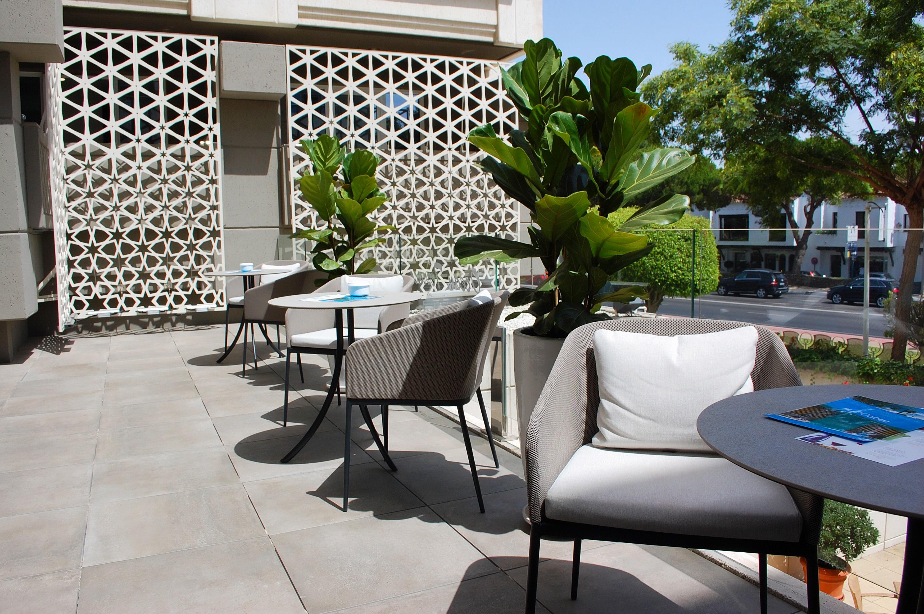 Alanda Marbella Hotel Bagian luar foto The Terrace