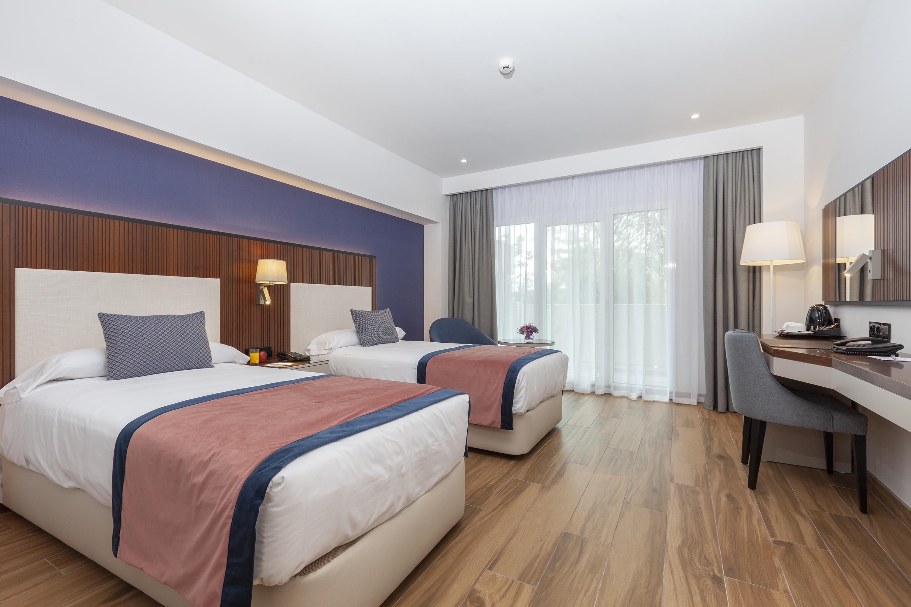 Alanda Marbella Hotel Bagian luar foto Deluxe Room