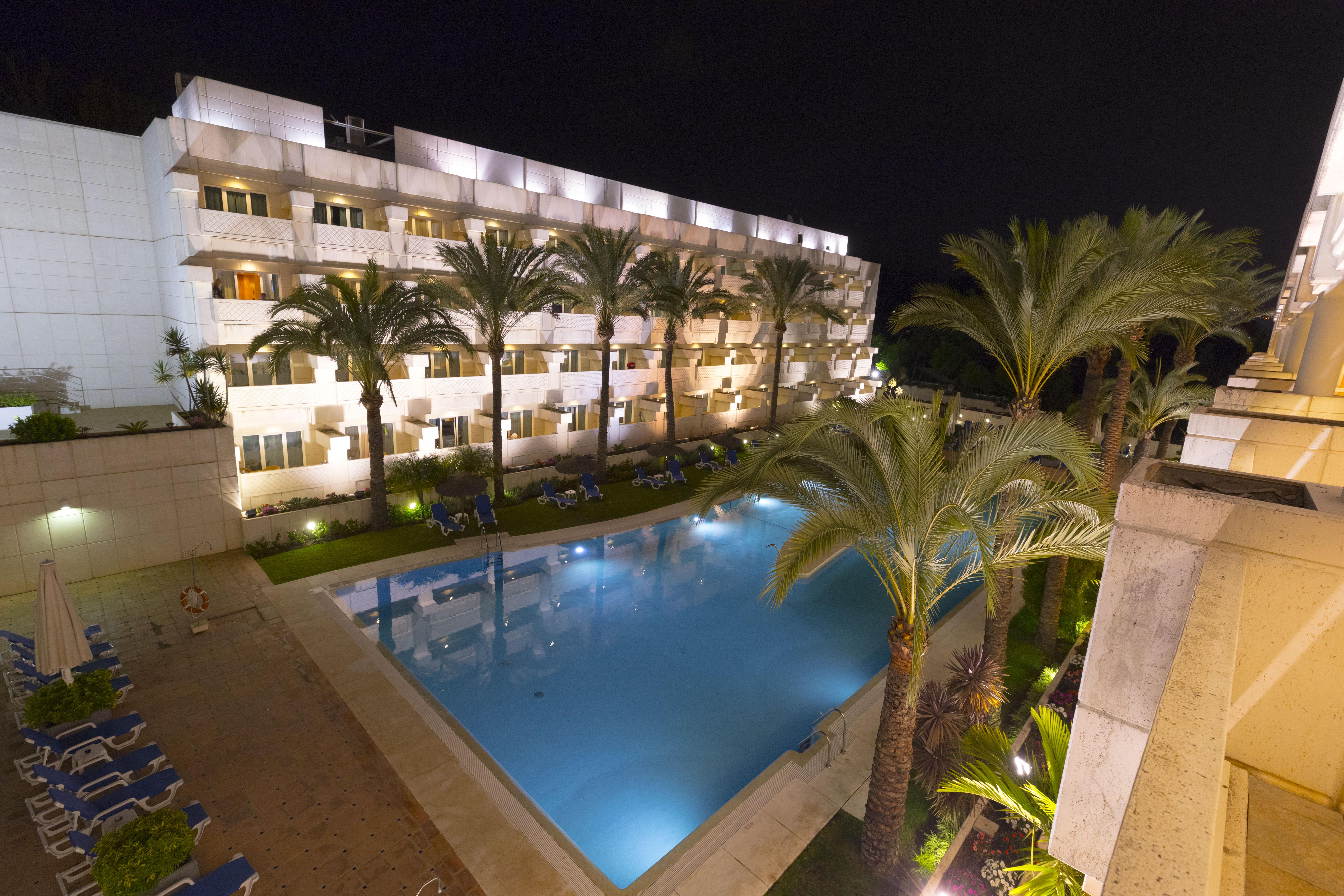 Alanda Marbella Hotel Bagian luar foto